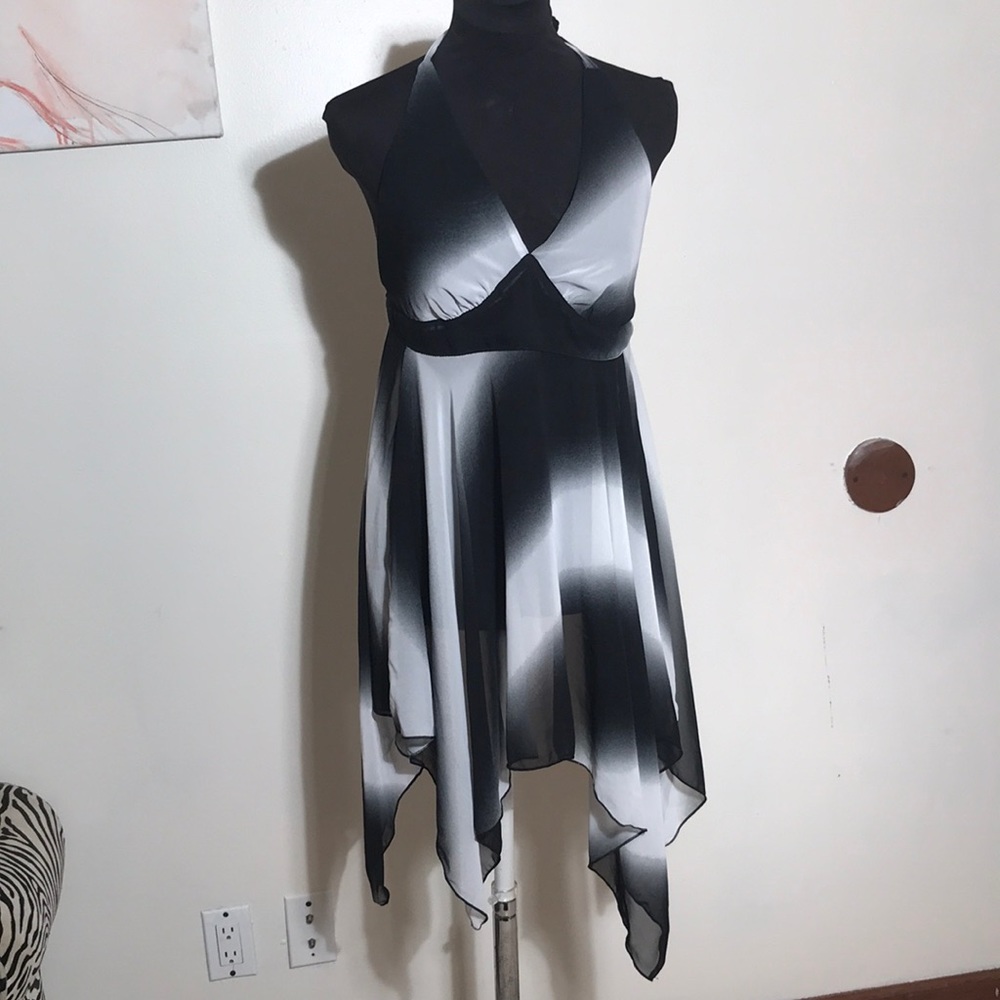Rave sleeveless halter top size s